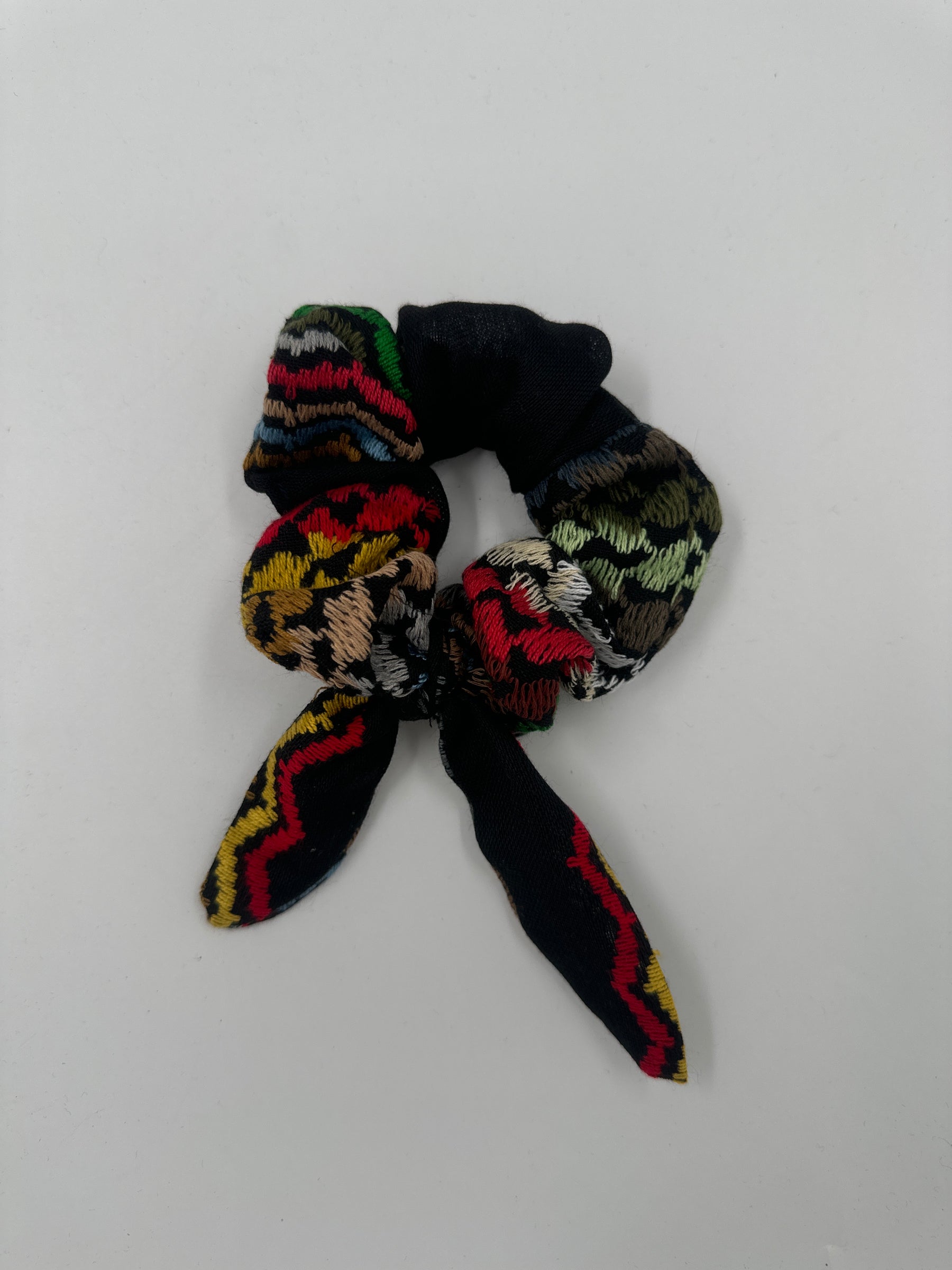 Hirbawi Bow Scrunchie