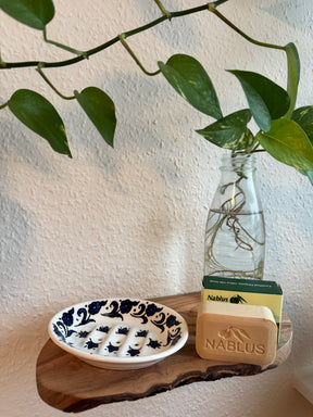 Seifenspender-Set „Blaue Blume“ & Nablus Sæbe