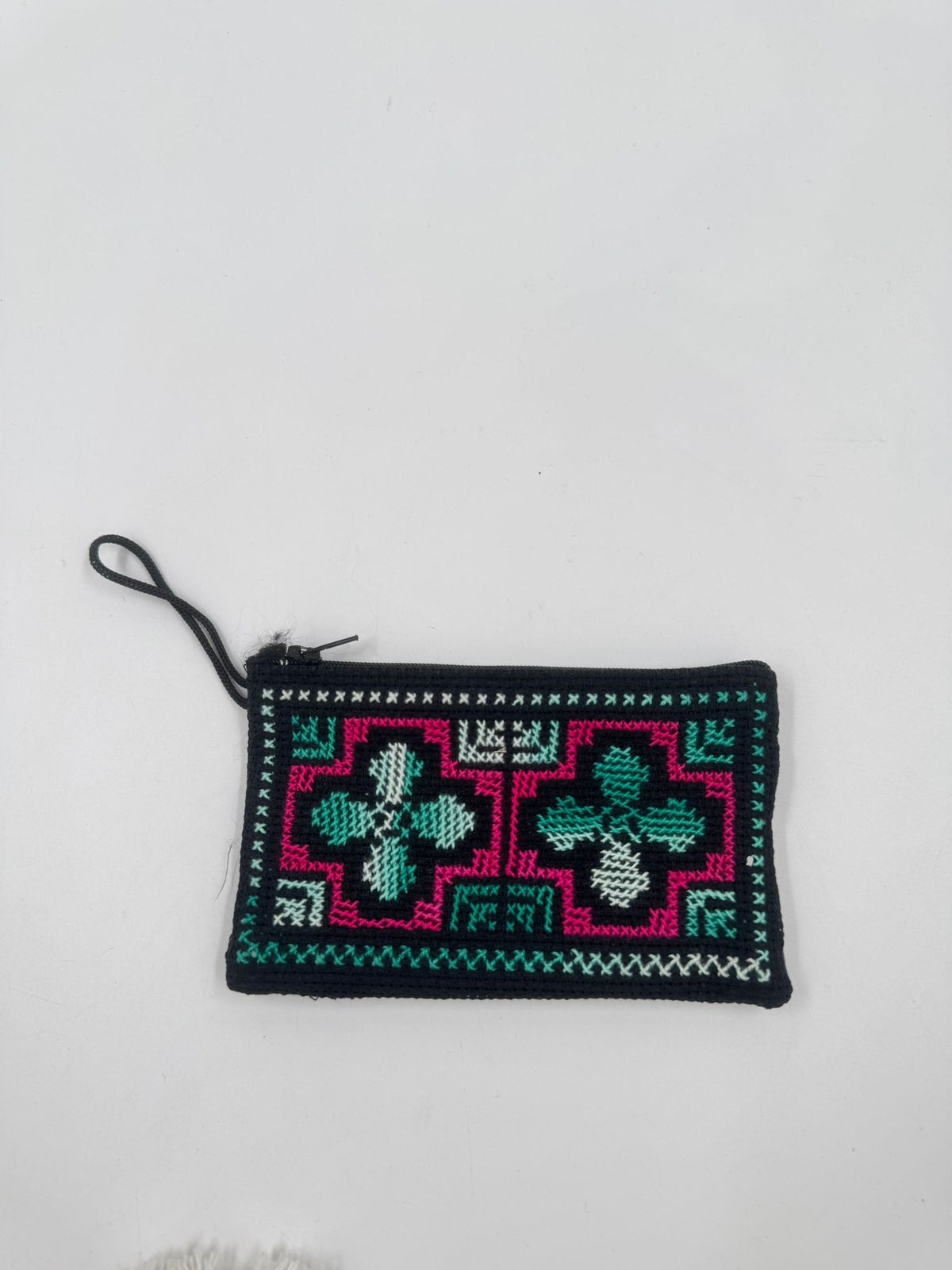 Handbroderad plånbok med Tatreez 5