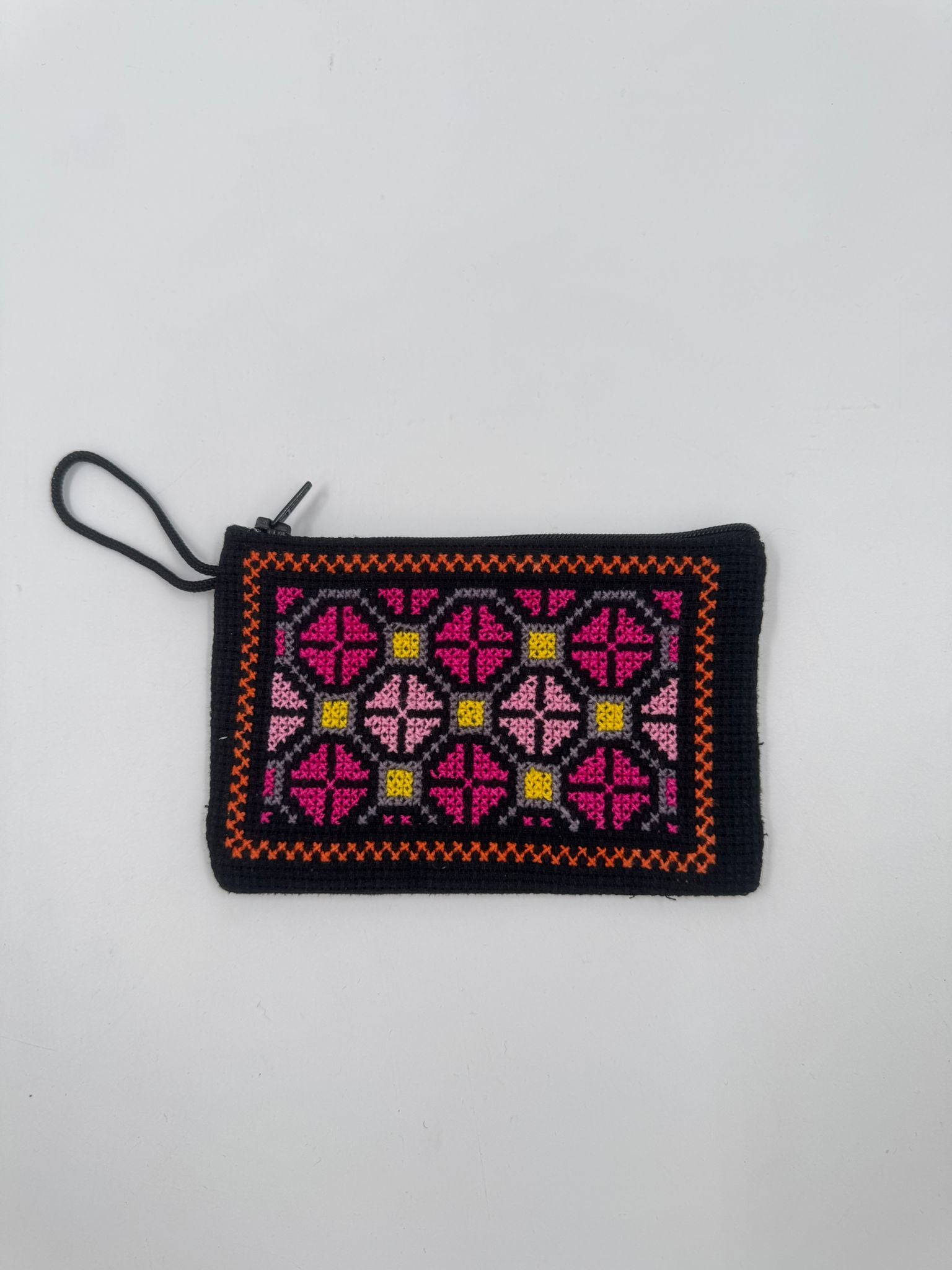 Handbroderad plånbok med Tatreez 1