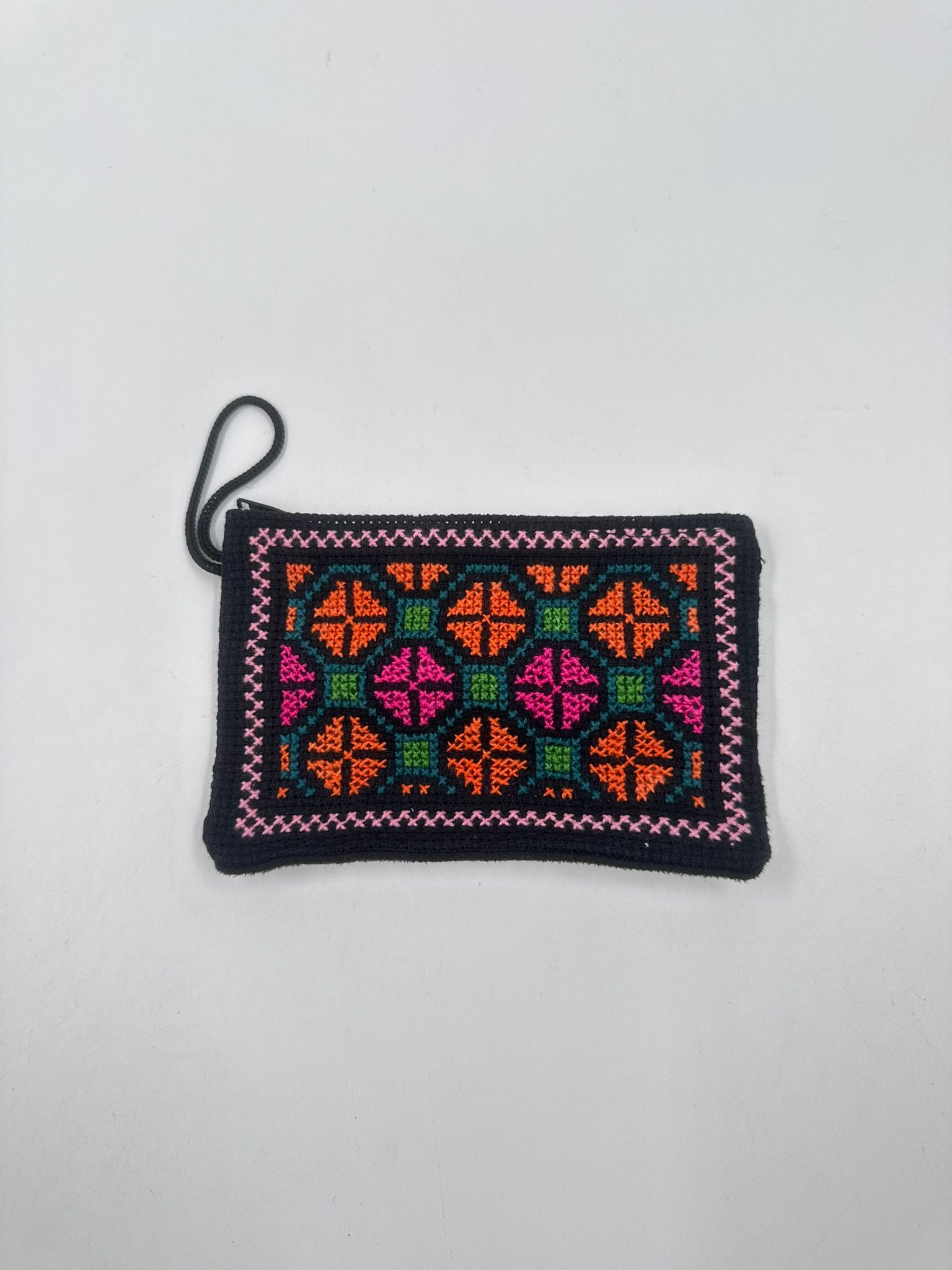 Handbroderad plånbok med Tatreez 2