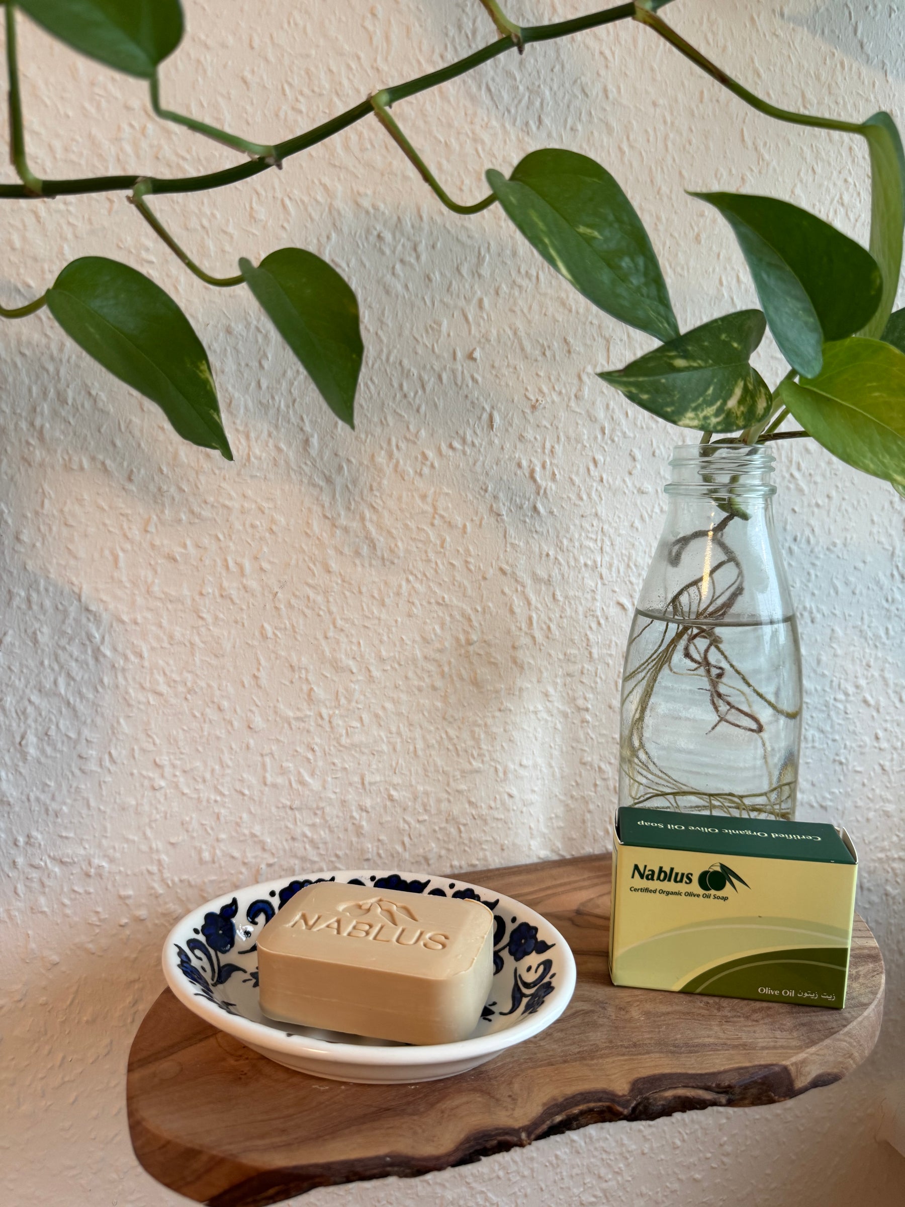 Seifenspender-Set „Blaue Blume“ & Nablus Sæbe