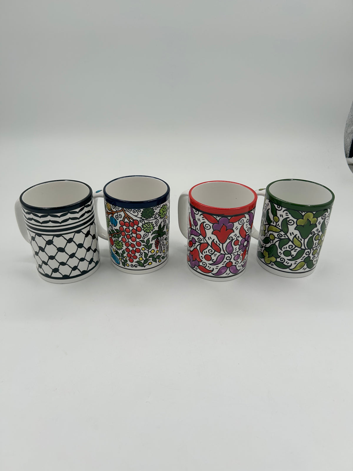 Juego de tazas grande - 4 colores
